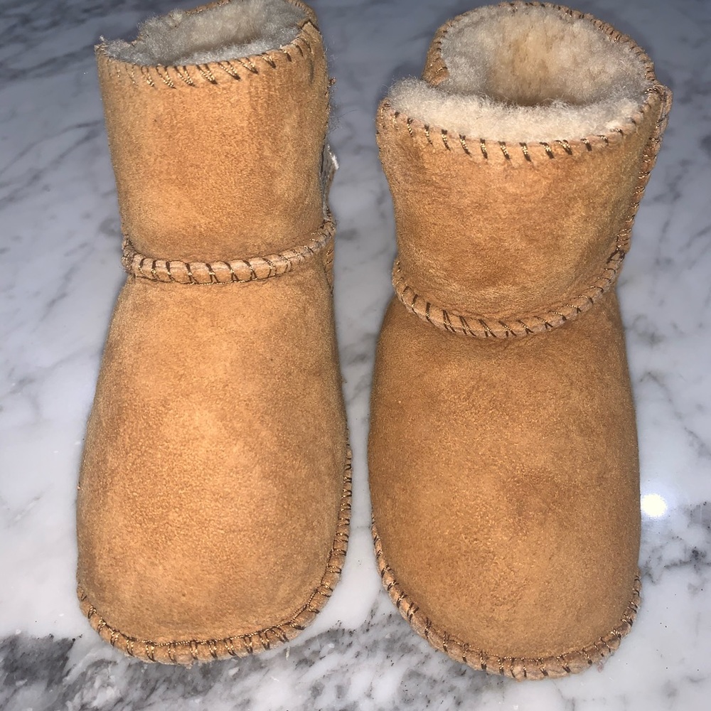 Baby/toddler Ugg boot slippers M (size 4/5)